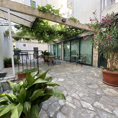 Guesthouse Tri Palme Bečići Exteriér fotografie