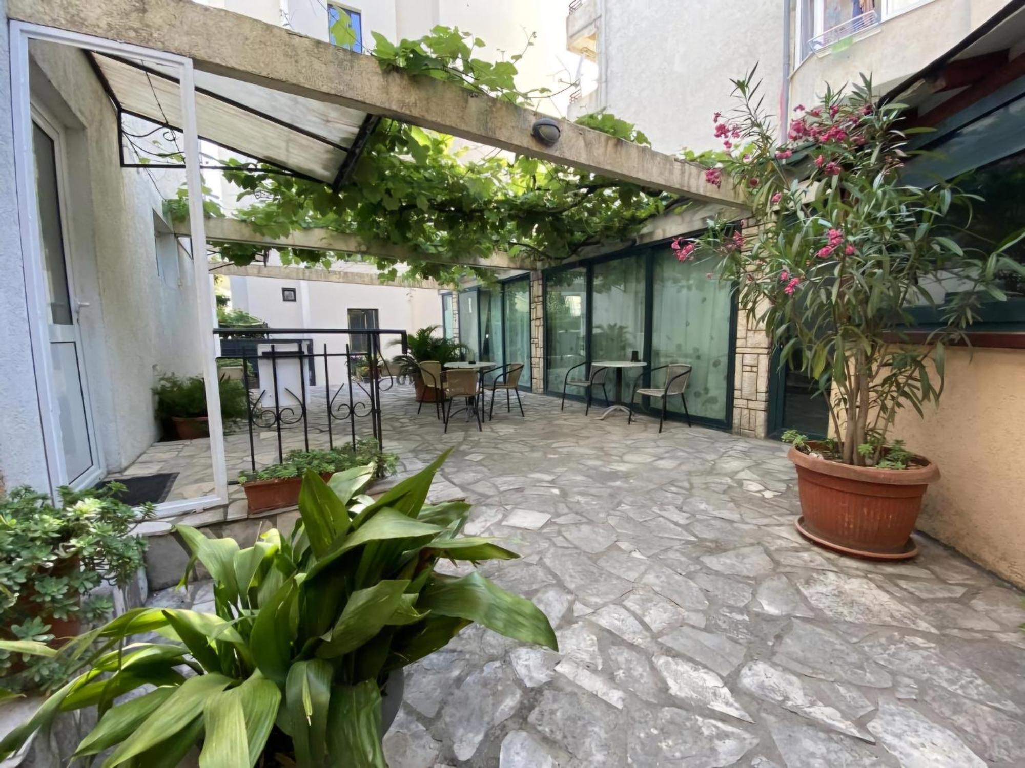 Guesthouse Tri Palme Bečići Exteriér fotografie